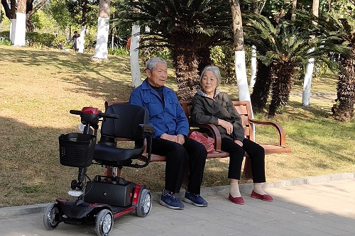 為什么老人需要老年代步車(chē)？